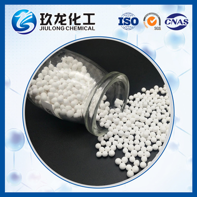 सफेद क्षेत्र क्लोराइड हटाने Adsorbent 3 - 5 मिमी मिन 80 एन / सीएम पेराई ताकत
